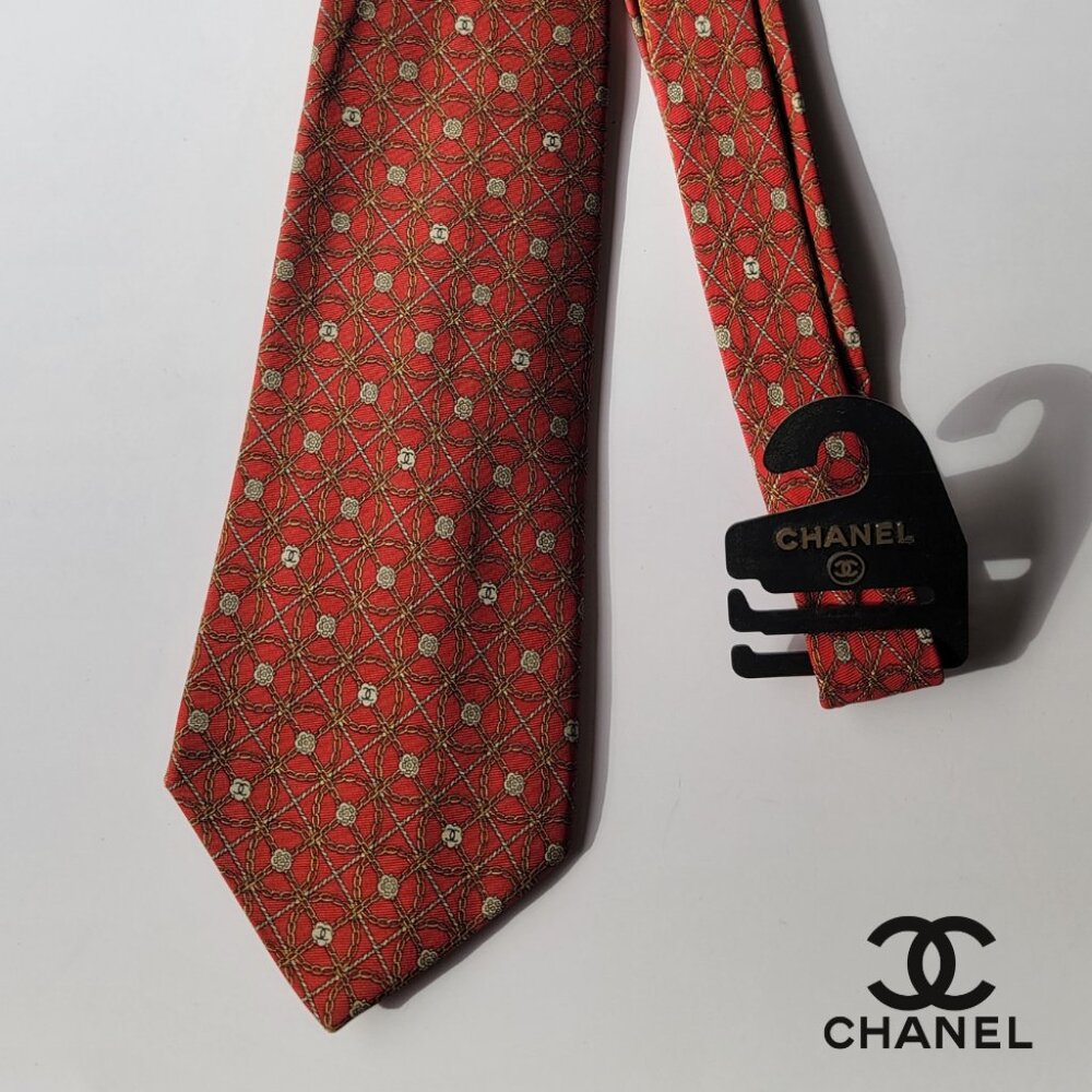 CHANEL Men's Vintage Tie 100% Silk Made in Italy - Red with small chain & CCs